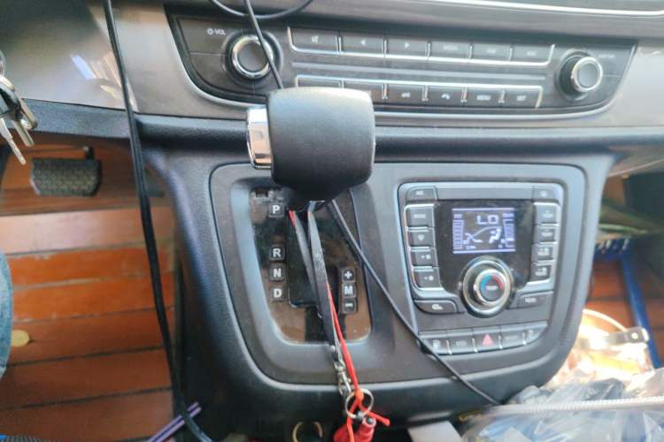 Used SAIC MAXUS G10 2019 PLUS 2.0T Automatic Smart Edition China V Standard Gear Lever