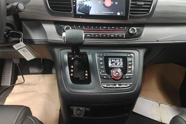 Used SAIC MAXUS G10 2019 PLUS 2.0T Automatic Elite Edition China VI Standard Gear Lever