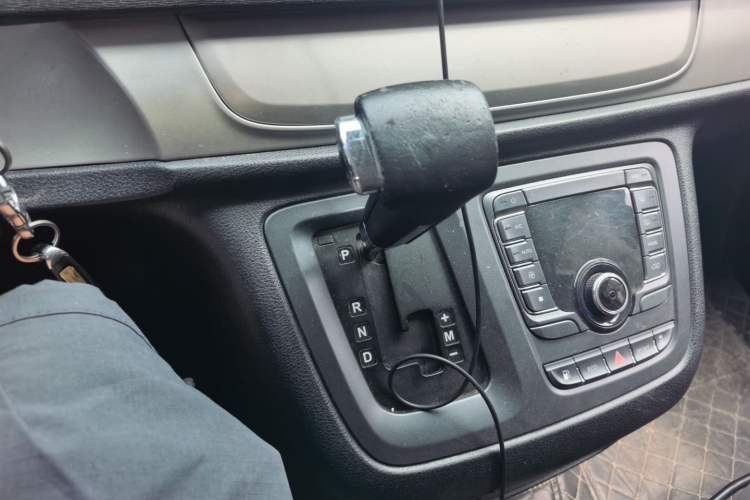 Used SAIC MAXUS G10 2019 PLUS 2.0T Automatic Smart Edition China V Standard Gear Lever