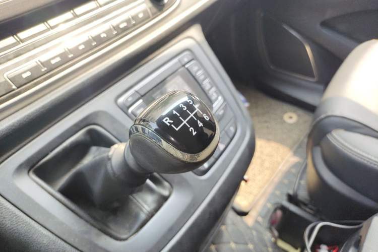 Used SAIC MAXUS G10 2019 PLUS 1.9T Manual Elite Edition Diesel China V Standard Gear Lever