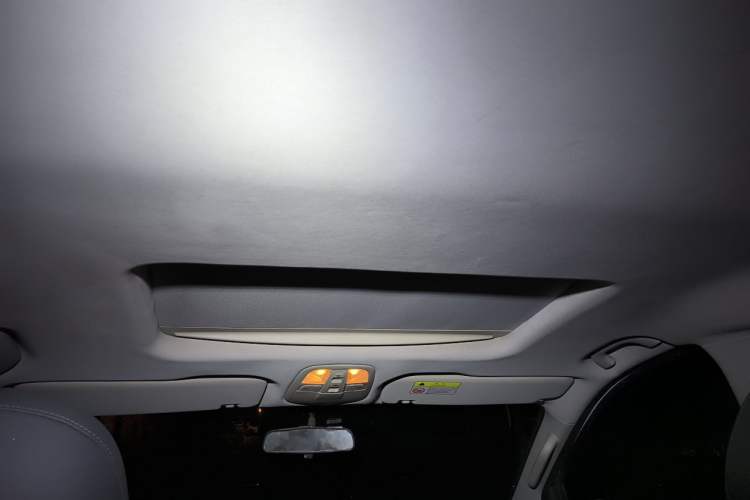 Used SAIC MAXUS G10 2019 Facelift PLUS 2.0T Automatic Elite Edition China VI Headliner