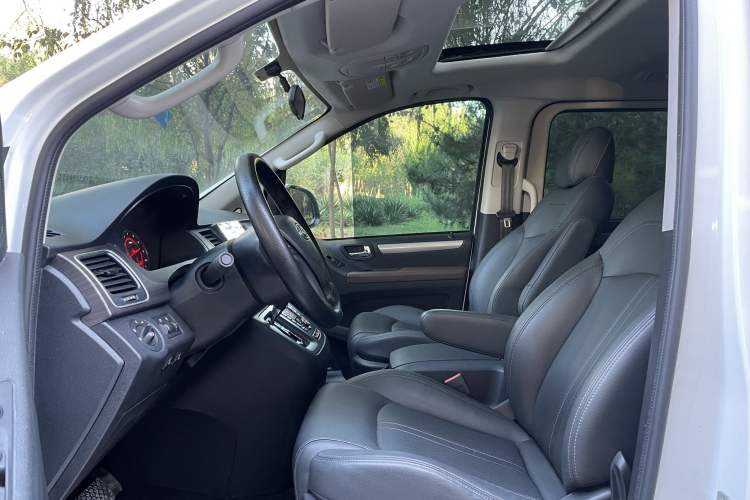 Used SAIC MAXUS G10 2019 Facelift PLUS 2.0T Automatic Elite Edition China VI Interior 1