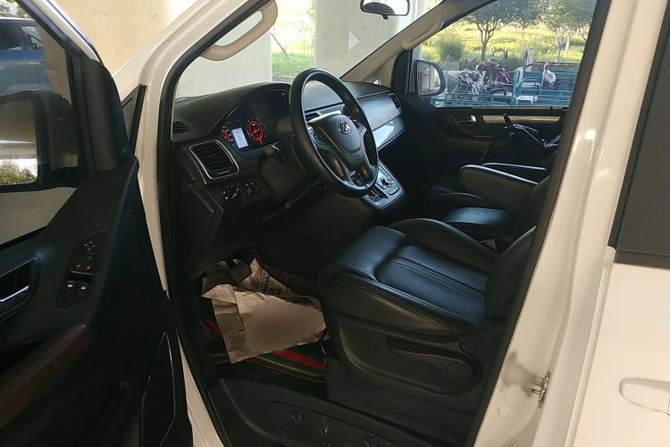 Used SAIC MAXUS G10 2019 Facelift PLUS 2.0T Automatic Elite Edition China VI Interior 3
