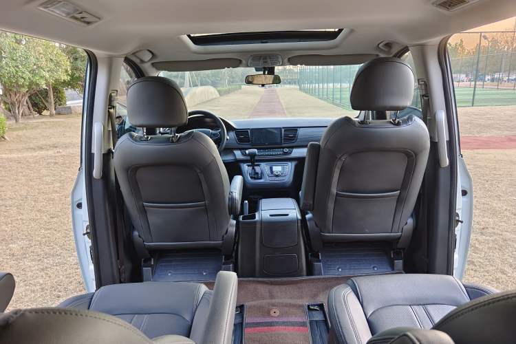 Used SAIC MAXUS G10 2019 Facelift PLUS 2.0T Automatic Elite Edition China VI Interior 8