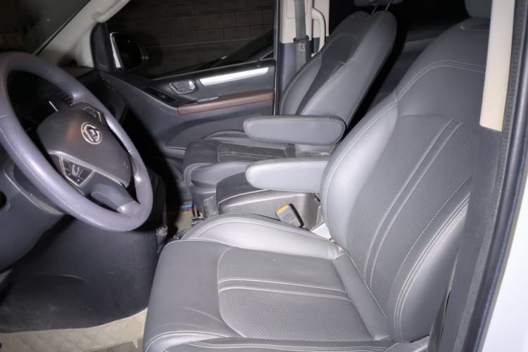 Used SAIC MAXUS G10 2019 Facelift PLUS 2.0T Automatic Elite Edition China VI Left Front Seat