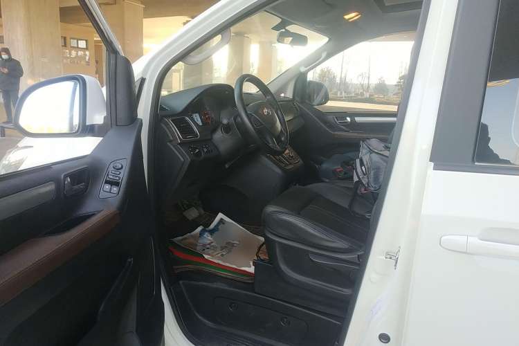 Used SAIC MAXUS G10 2019 Facelift PLUS 2.0T Automatic Elite Edition China VI Left Front Seat