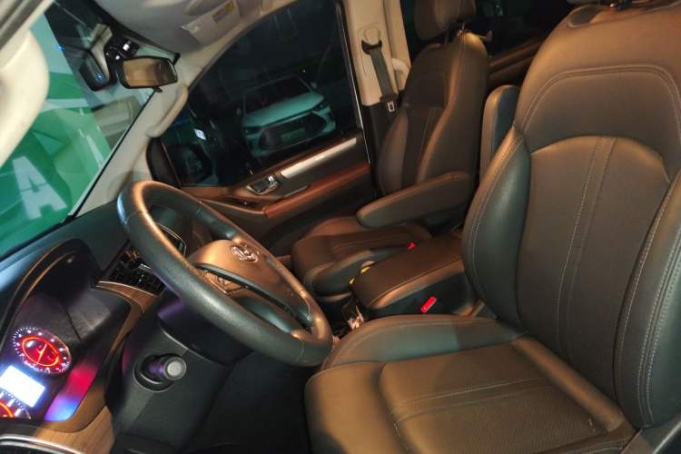 Used SAIC MAXUS G10 2019 Facelift PLUS 2.0T Automatic Elite Edition China VI Left Front Seat