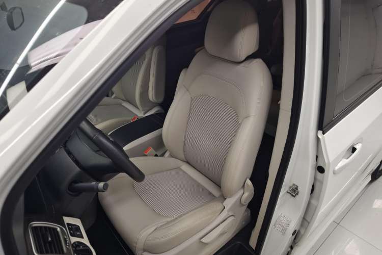 Used SAIC MAXUS G10 2019 PLUS 2.0T Automatic Elite Edition China V Standard Left Front Seat