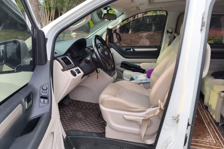 Used SAIC MAXUS G10 2019 Facelift PLUS 2.0T Automatic Elite Edition China VI Left Front Seat