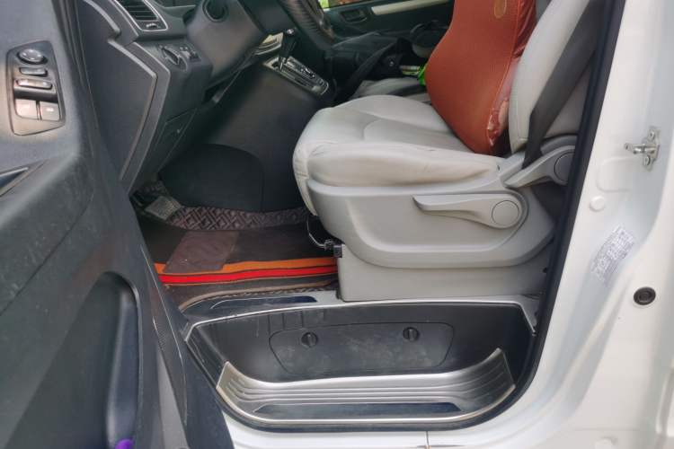 Used SAIC MAXUS G10 2019 Facelift PLUS 2.0T Automatic Smart Edition China VI Standard Left Front Seat
