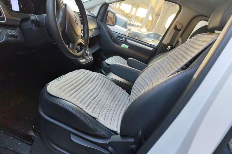 Used SAIC MAXUS G10 2019 Facelift PLUS 2.0T Automatic Elite Edition China VI Left Front Seat