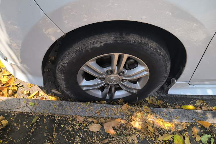 Used SAIC MAXUS G10 2019 PLUS 2.0T Automatic Elite Edition China VI Standard Left Front Wheel Hub