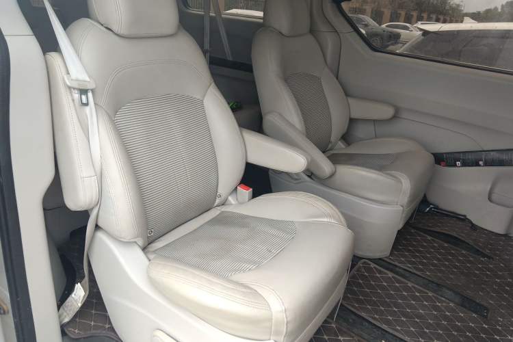 Used SAIC MAXUS G10 2019 PLUS 2.0T Automatic Elite Edition China VI Standard Left Rear Seat
