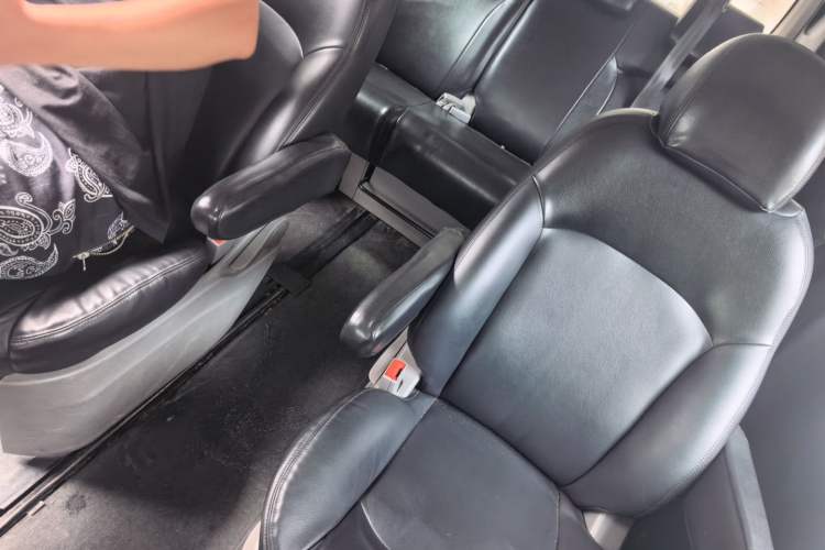 Used SAIC MAXUS G10 2019 PLUS 2.0T Automatic Smart Edition China V Standard Left Rear Seat