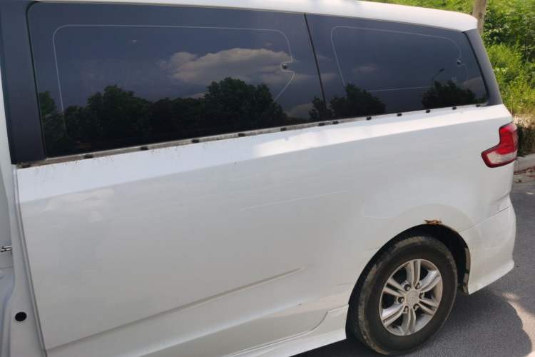 Used SAIC MAXUS G10 2019 Facelift PLUS 2.0T Automatic Smart Edition China VI Standard Left Rear Seat