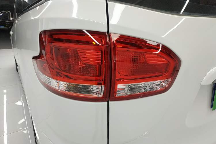 Used SAIC MAXUS G10 2019 PLUS 2.0T Automatic Elite Edition China V Standard Left Rear Taillight