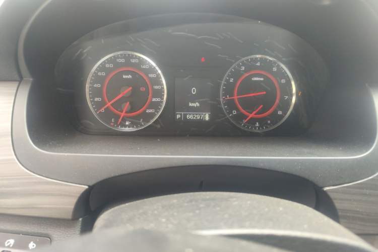 Used SAIC MAXUS G10 2019 PLUS 2.0T Automatic Elite Edition China V Standard Odometer Close Up