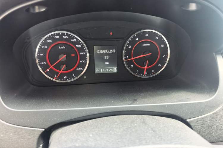 Used SAIC MAXUS G10 2019 PLUS 2.0T Automatic Smart Edition China V Standard Odometer Close Up