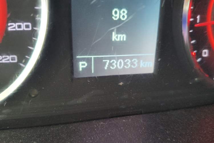 Used SAIC MAXUS G10 2019 Facelift PLUS 2.0T Automatic Elite Edition China VI Odometer Close Up