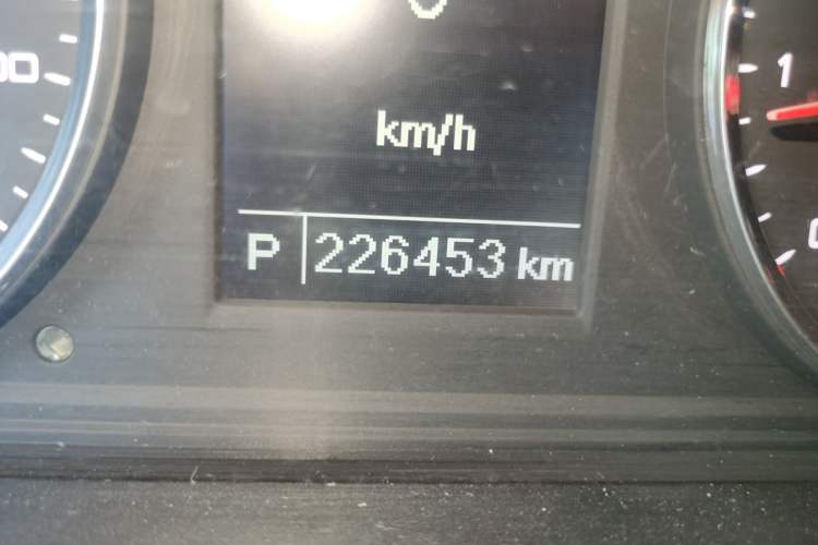 Used SAIC MAXUS G10 2019 Facelift PLUS 2.0T Automatic Smart Edition China VI Standard Odometer Close Up