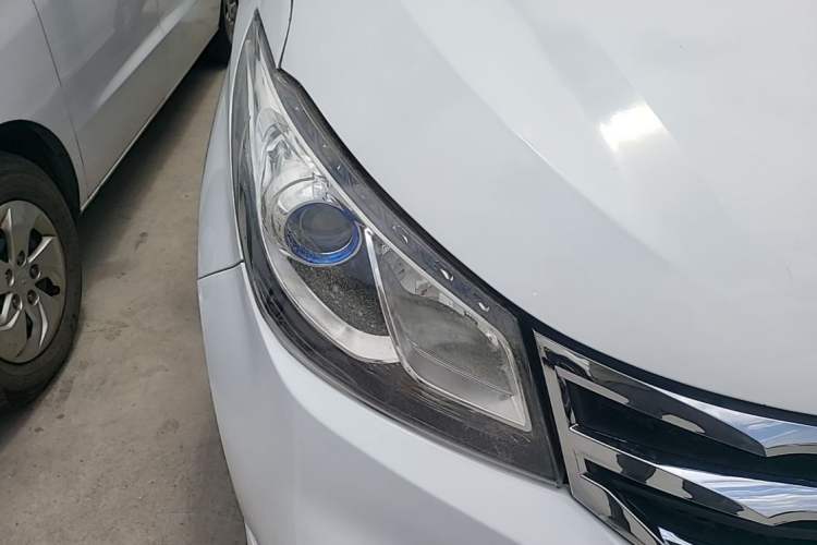 Used SAIC MAXUS G10 2019 PLUS 1.9T Manual Elite Edition Diesel China V Standard Right Front Headlight