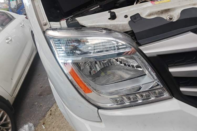 Used SAIC MAXUS G10 2019 PLUS 2.0T Manual Smart Edition China V Standard Right Front Headlight