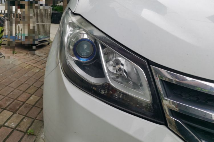 Used SAIC MAXUS G10 2019 PLUS 1.9T Manual Elite Edition Diesel China V Standard Right Front Headlight