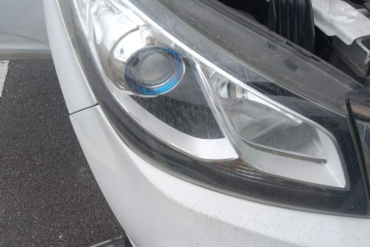 Used SAIC MAXUS G10 2019 PLUS 2.0T Automatic Elite Edition China VI Standard Right Front Headlight