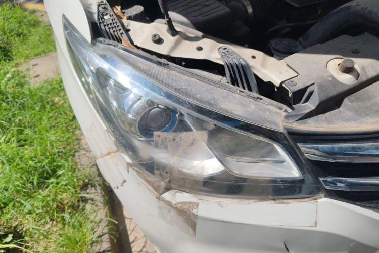 Used SAIC MAXUS G10 2019 PLUS 2.0T Automatic Smart Edition China V Standard Right Front Headlight