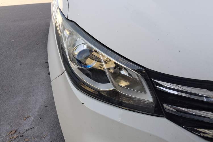 Used SAIC MAXUS G10 2019 Facelift PLUS 2.0T Automatic Elite Edition China VI Right Front Headlight