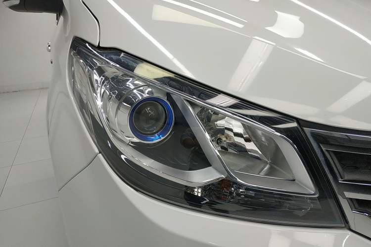 Used SAIC MAXUS G10 2019 PLUS 2.0T Automatic Elite Edition China V Standard Right Front Headlight