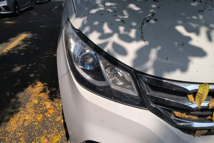 Used SAIC MAXUS G10 2019 PLUS 2.0T Automatic Elite Edition China VI Standard Right Front Headlight