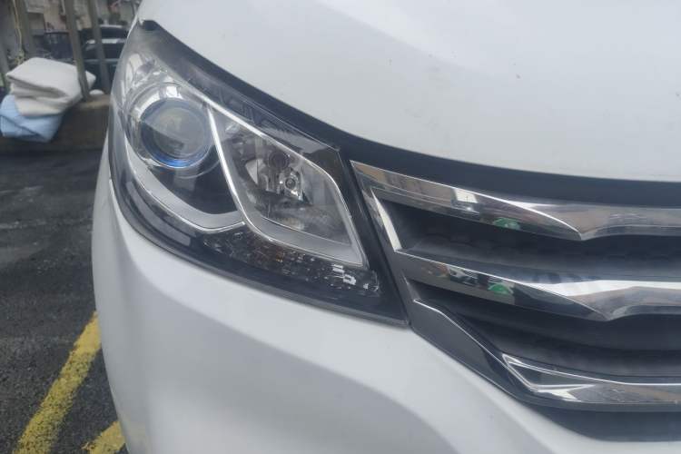 Used SAIC MAXUS G10 2019 PLUS 2.0T Automatic Elite Edition China V Standard Right Front Headlight