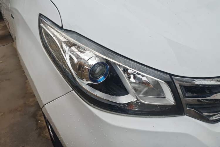 Used SAIC MAXUS G10 2019 PLUS 2.0T Manual Smart Edition China V Standard Right Front Headlight