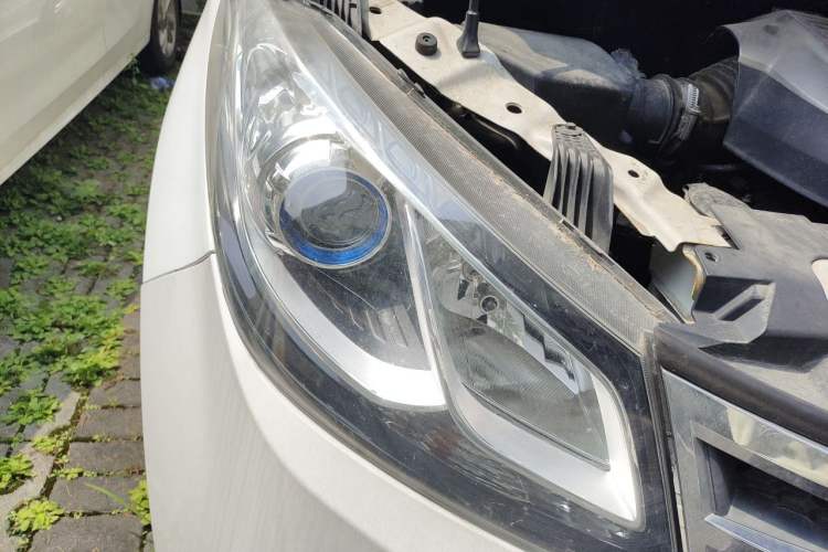 Used SAIC MAXUS G10 2019 PLUS 1.9T Manual Elite Edition Diesel China V Standard Right Front Headlight