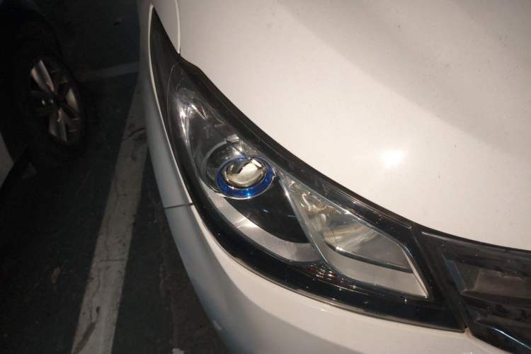 Used SAIC MAXUS G10 2019 Facelift PLUS 2.0T Automatic Smart Edition China VI Standard Right Front Headlight