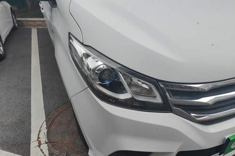Used SAIC MAXUS G10 2019 PLUS 2.0T Automatic Elite Edition China VI Standard Right Front Headlight