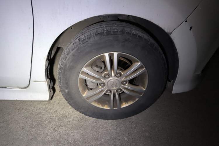 Used SAIC MAXUS G10 2019 Facelift PLUS 2.0T Automatic Elite Edition China VI Right Front Wheel Hub