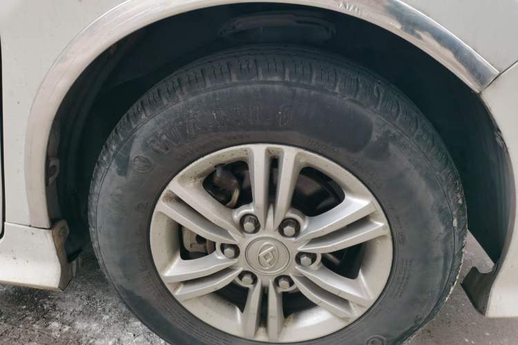 Used SAIC MAXUS G10 2019 PLUS 1.9T Manual Elite Edition Diesel China V Standard Right Front Wheel Hub