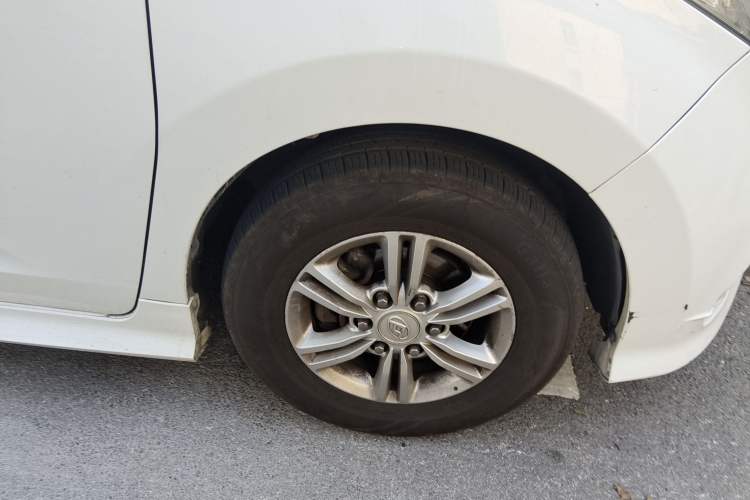 Used SAIC MAXUS G10 2019 Facelift PLUS 2.0T Automatic Elite Edition China VI Right Front Wheel Hub