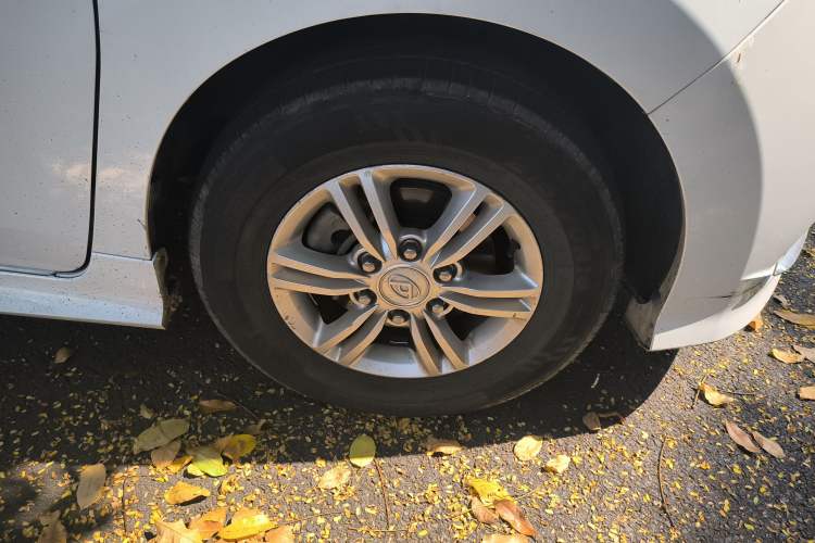 Used SAIC MAXUS G10 2019 PLUS 2.0T Automatic Elite Edition China VI Standard Right Front Wheel Hub