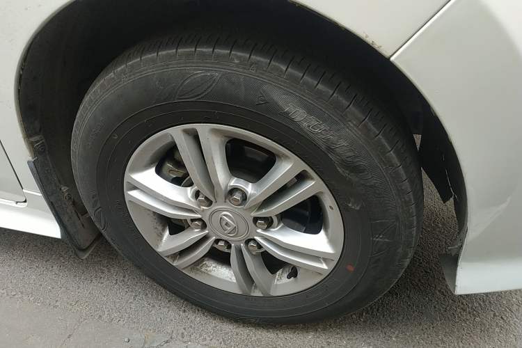 Used SAIC MAXUS G10 2019 Facelift PLUS 2.0T Automatic Elite Edition China VI Right Front Wheel Hub