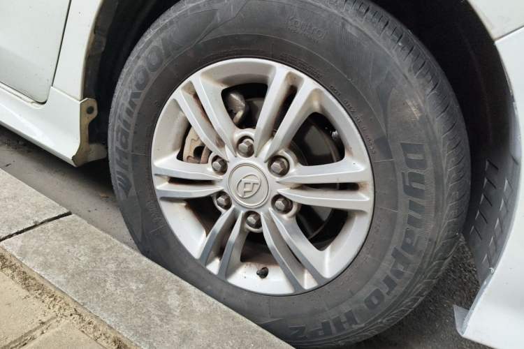 Used SAIC MAXUS G10 2019 Facelift PLUS 2.0T Automatic Elite Edition China VI Right Front Wheel Hub