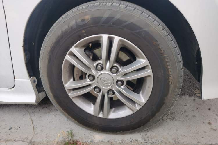 Used SAIC MAXUS G10 2019 Facelift PLUS 2.0T Automatic Smart Edition China VI Standard Right Front Wheel Hub