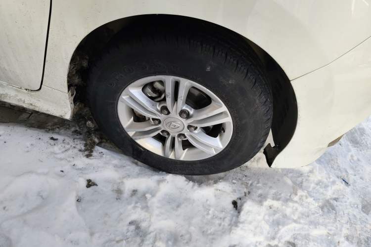Used SAIC MAXUS G10 2019 Facelift PLUS 2.0T Automatic Elite Edition China VI Right Front Wheel Hub