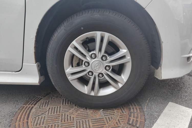 Used SAIC MAXUS G10 2019 PLUS 2.0T Automatic Elite Edition China VI Standard Right Front Wheel Hub