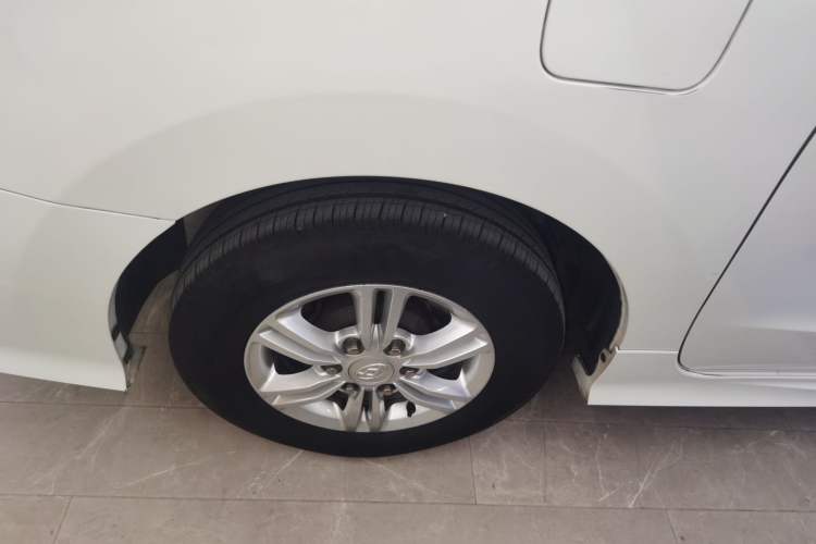 Used SAIC MAXUS G10 2019 Facelift PLUS 2.0T Automatic Smart Edition China VI Standard Right Rear Wheel Hub