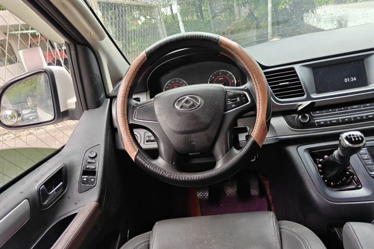 Used SAIC MAXUS G10 2019 Facelift PLUS 1.9T Manual Elite Edition Diesel China V Standard Steering Wheel