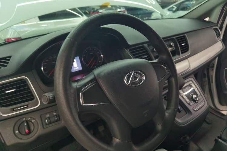 Used SAIC MAXUS G10 2019 Facelift PLUS 2.0T Automatic Smart Edition China VI Standard Steering Wheel