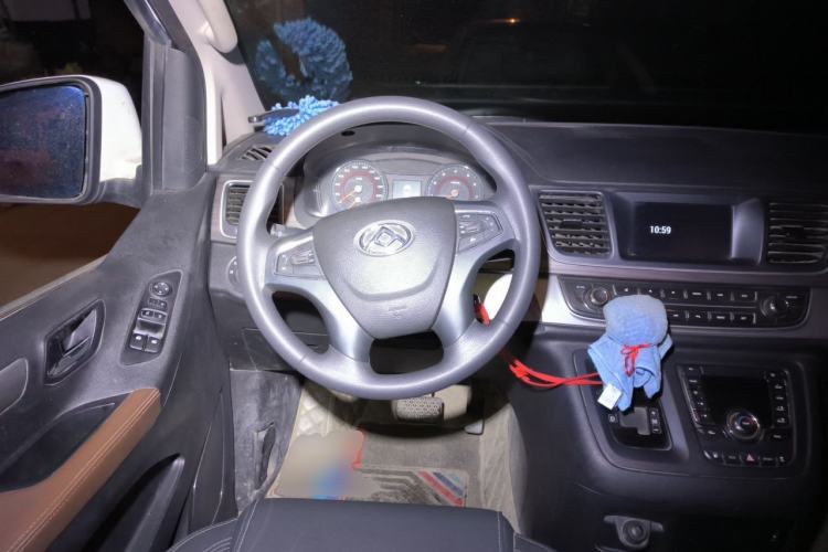 Used SAIC MAXUS G10 2019 Facelift PLUS 2.0T Automatic Elite Edition China VI Steering Wheel